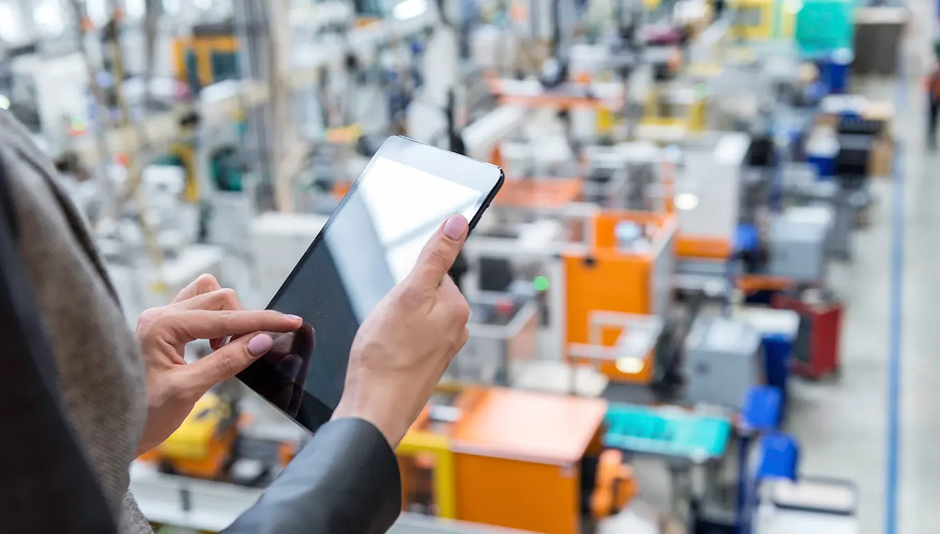 card-businesses-that-benefit-from-manufacturing-erp-software