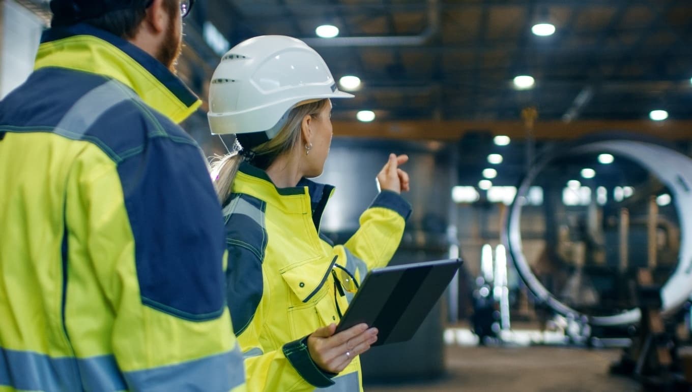 card-5-reasons-why-your-maintenance-team-needs-a-mobile-eam-app