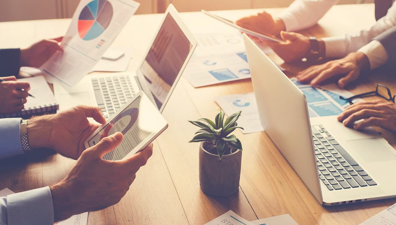 card-buying-the-best-wms-real-time-reporting-and-analytics