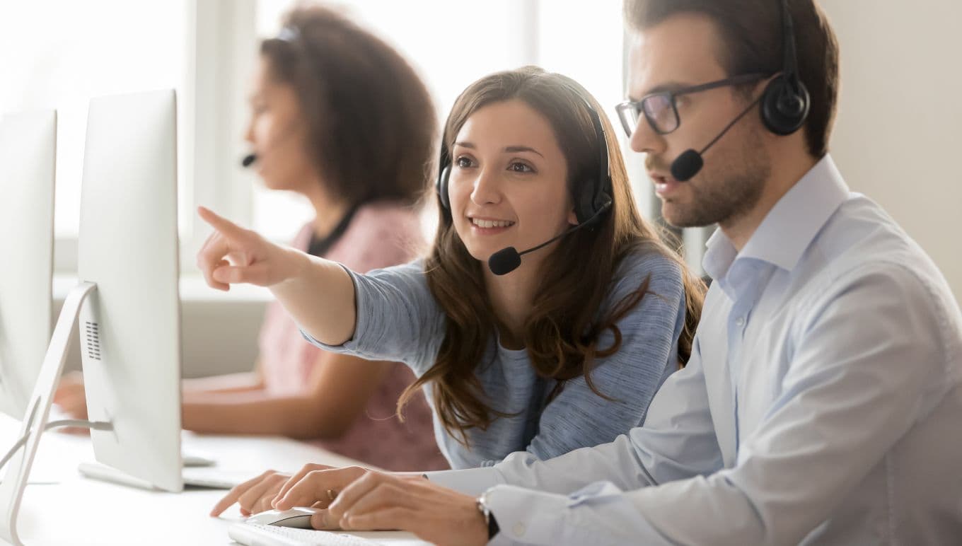 How a Customer Complaint Handling System Also Helps Your Staff