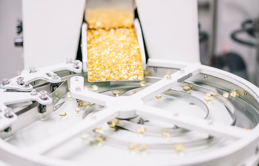 Manufacturing of pills and capsules in a pharmaceutical production facility