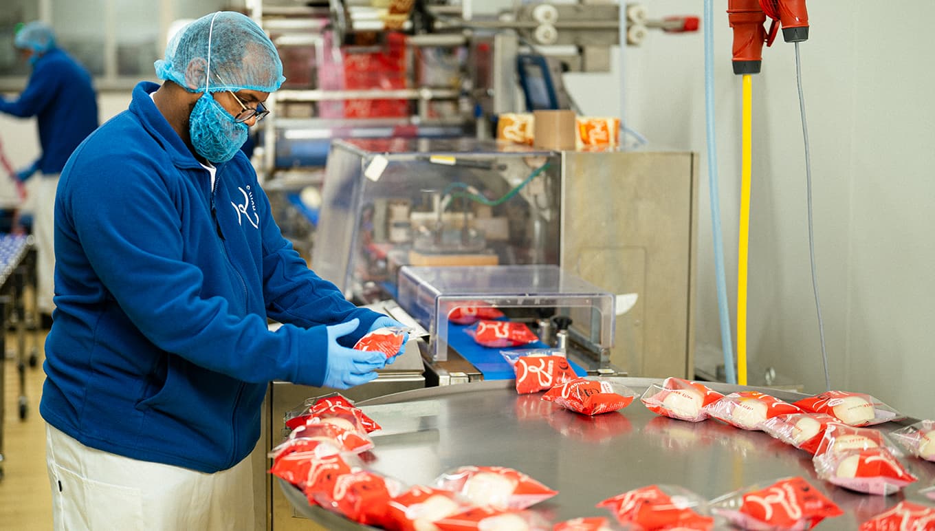 kadirs-halal-sausage-rolls-production